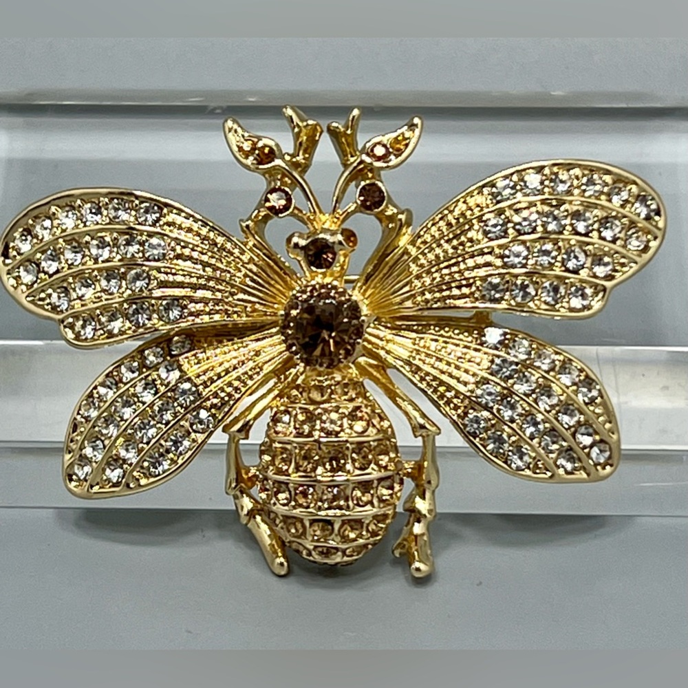 Gold Tone Crystal Mounted Bee 🐝 Pin/Brooch